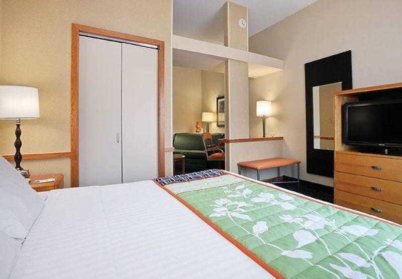 Comfort Inn & Suites Akron South Екстер'єр фото